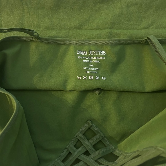 Zenana Outfitters Olive Strappy Camisole L/XL NEW - Picture 2 of 3